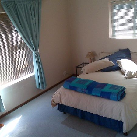 Gansbaai Lodge & Backpackers Exterior photo